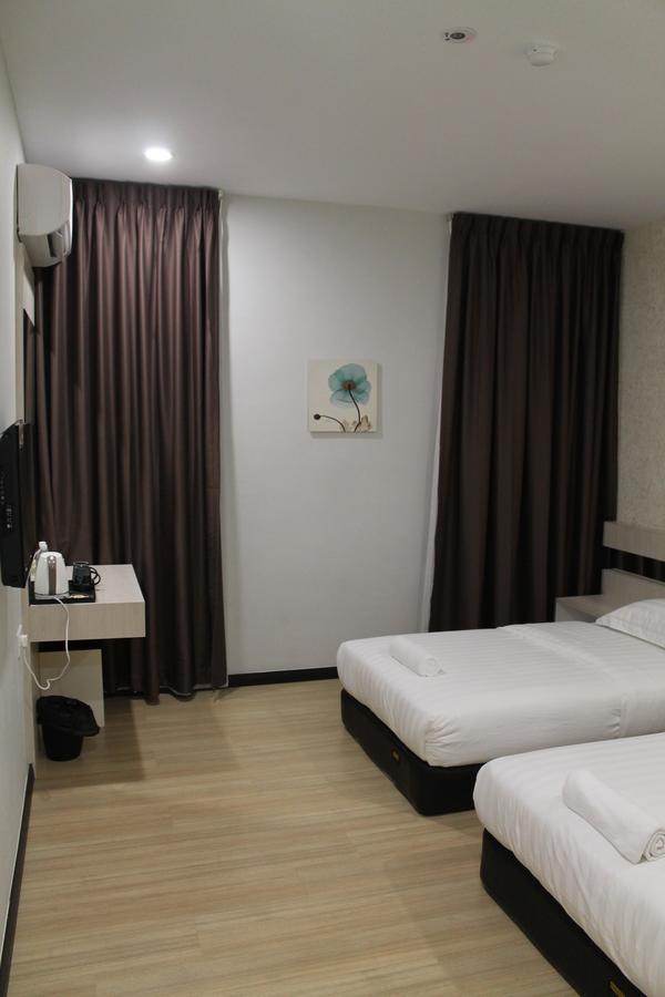 The Velton Inn Бинтулу Екстериор снимка